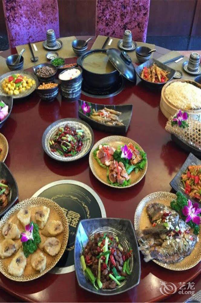 Liuzhou Sanjiangxian Dongxiangguo Hotel Ngoại thất bức ảnh