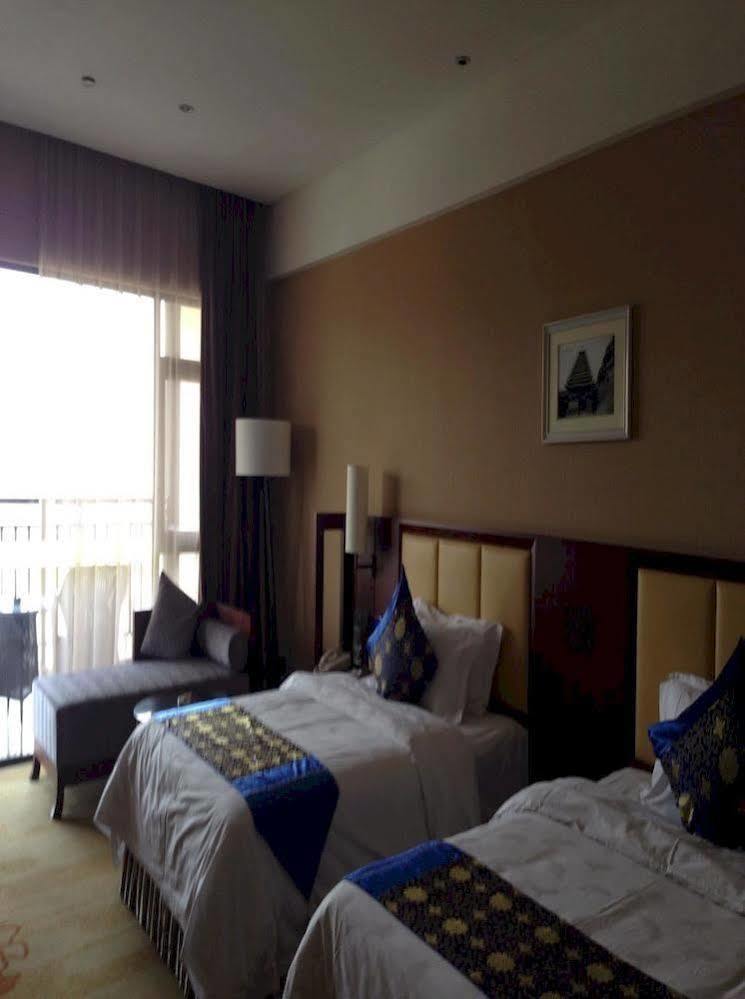 Liuzhou Sanjiangxian Dongxiangguo Hotel Ngoại thất bức ảnh
